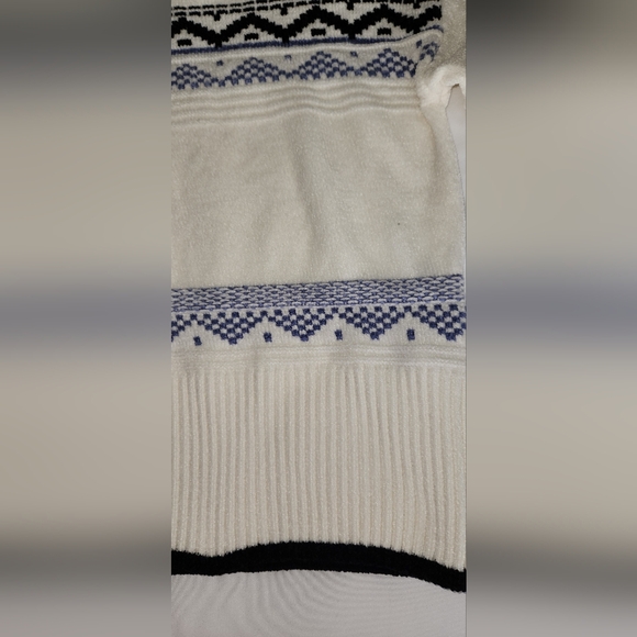 Christian Siriano White & Blue Turtleneck Sweater - Picture 5 of 11